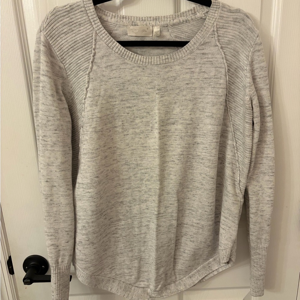 RD Style Light Gray Crew Neck Sweater